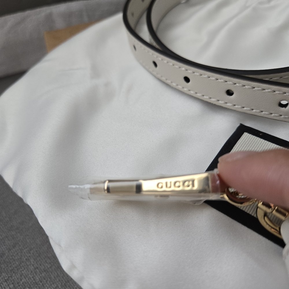 Brand New Gucci Sylvie White Crossbody Strap - Picture 2 of 5